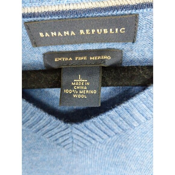 BANANA REPUBLIC Mens SZ L 100% Extra‎ Fine Merino Wool Baby Blue Knit V-Neck - Picture 3 of 8